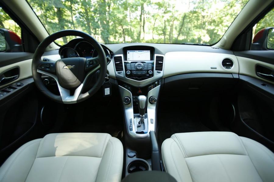  Chevrolet Cruze 2011 года  (фото 22 из 61)